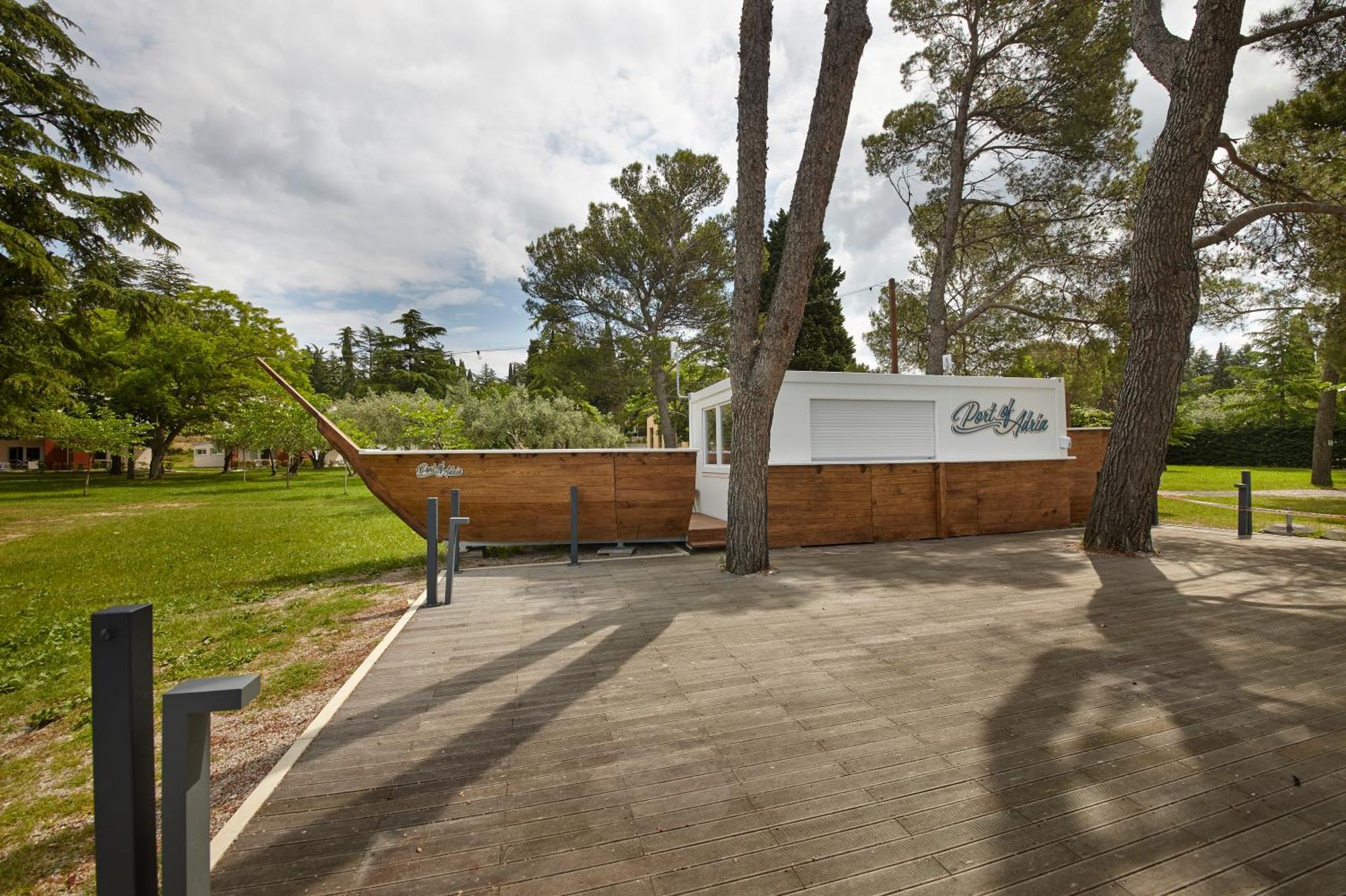 Camping Adria Ankaran - Pitches Exteriör bild