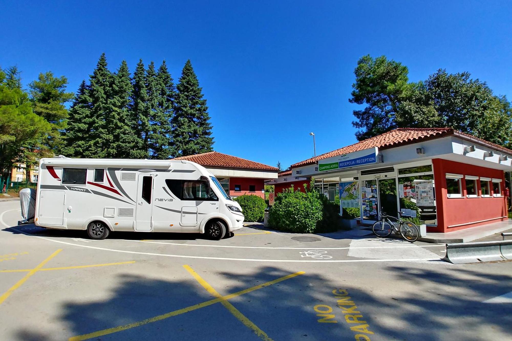 Camping Adria Ankaran - Pitches Exteriör bild